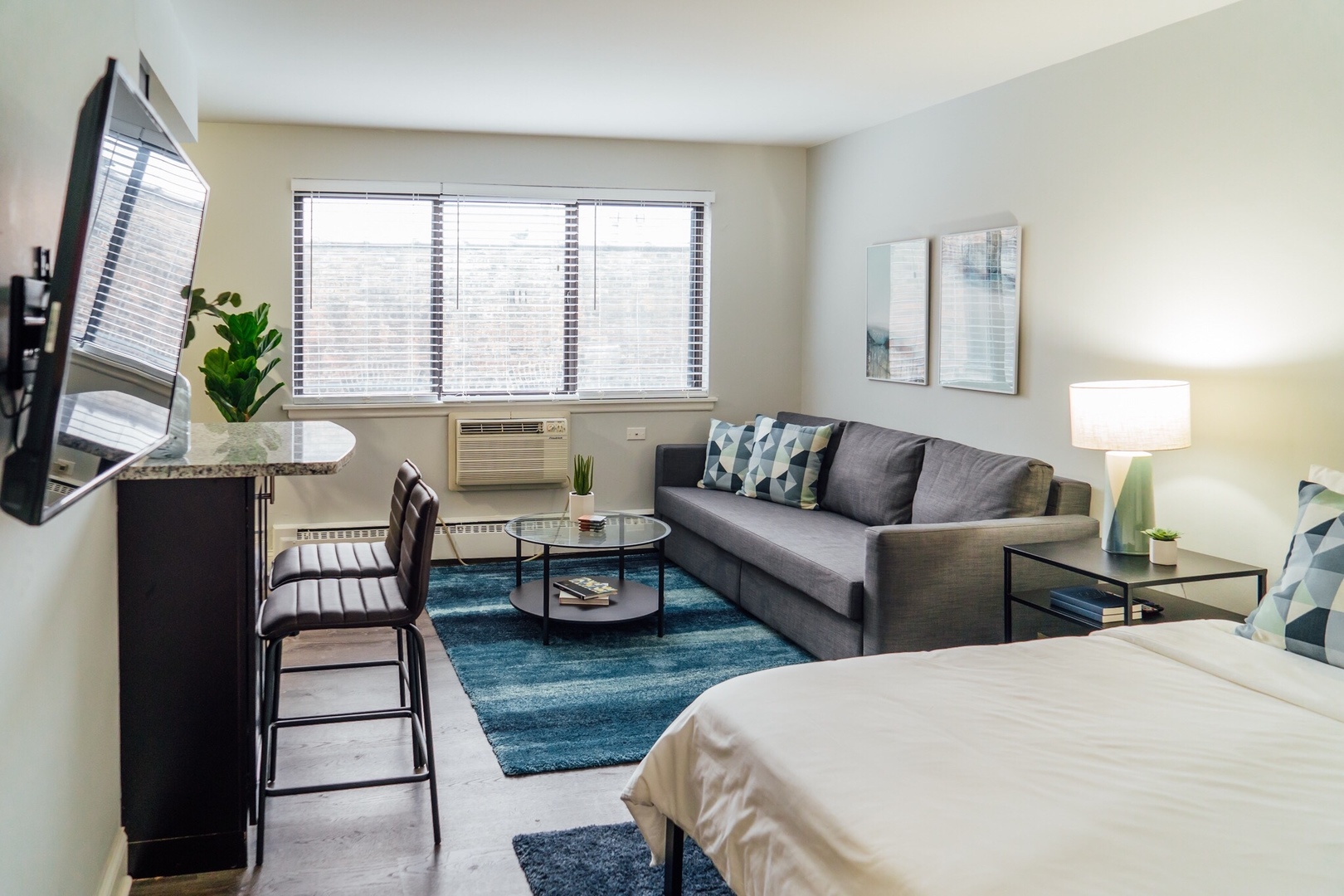 5534 N Kenmore Avenue Unit: 504