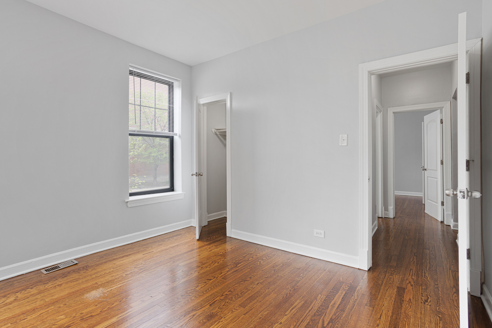 7700 N Marshfield Avenue Unit: 2