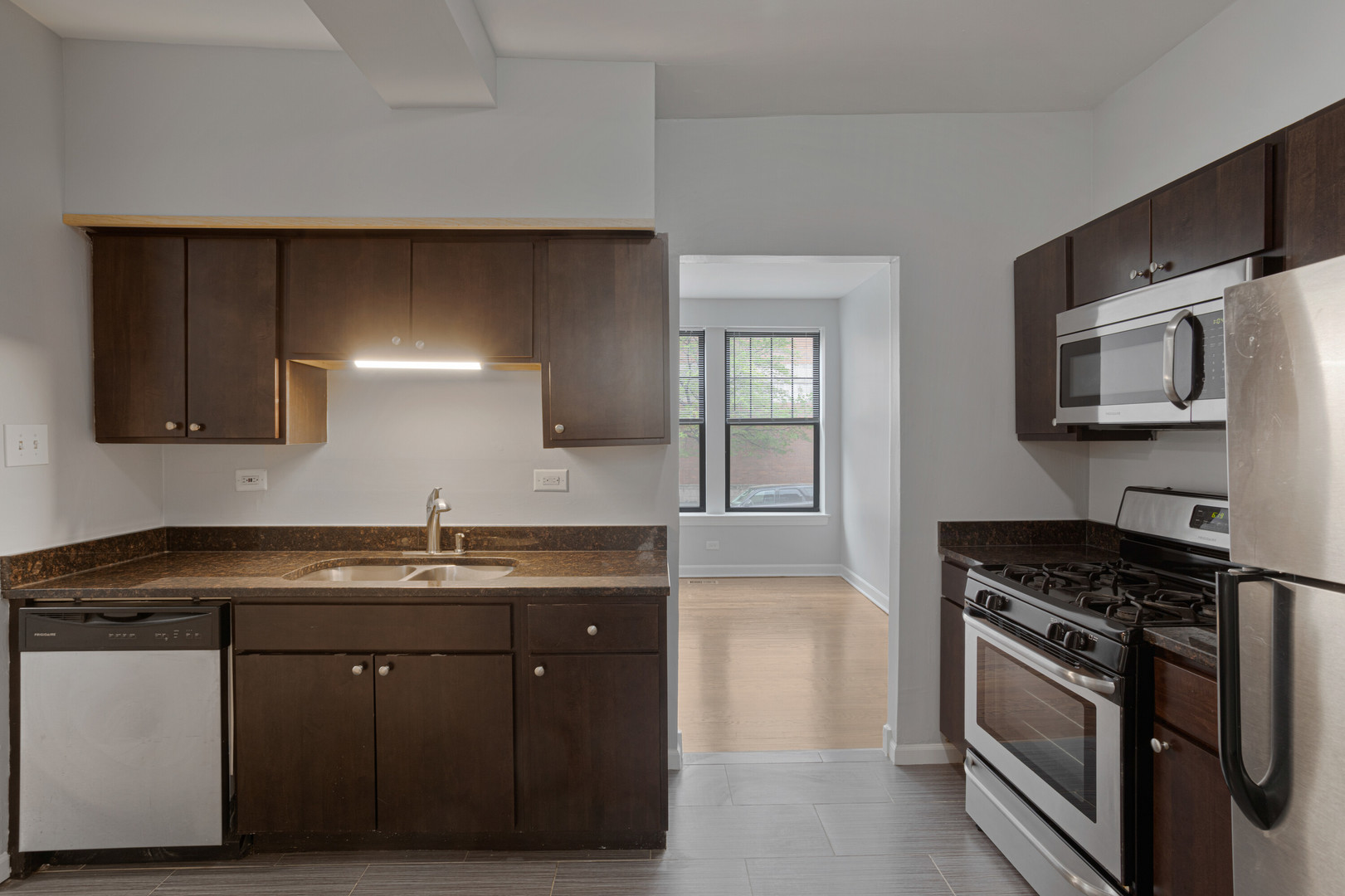 7700 N Marshfield Avenue Unit: 2