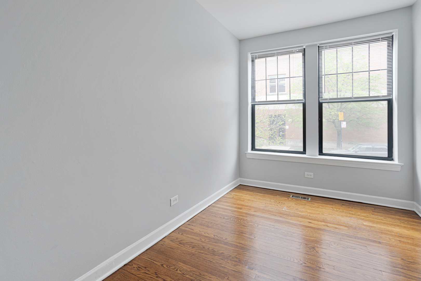 7700 N Marshfield Avenue Unit: 2