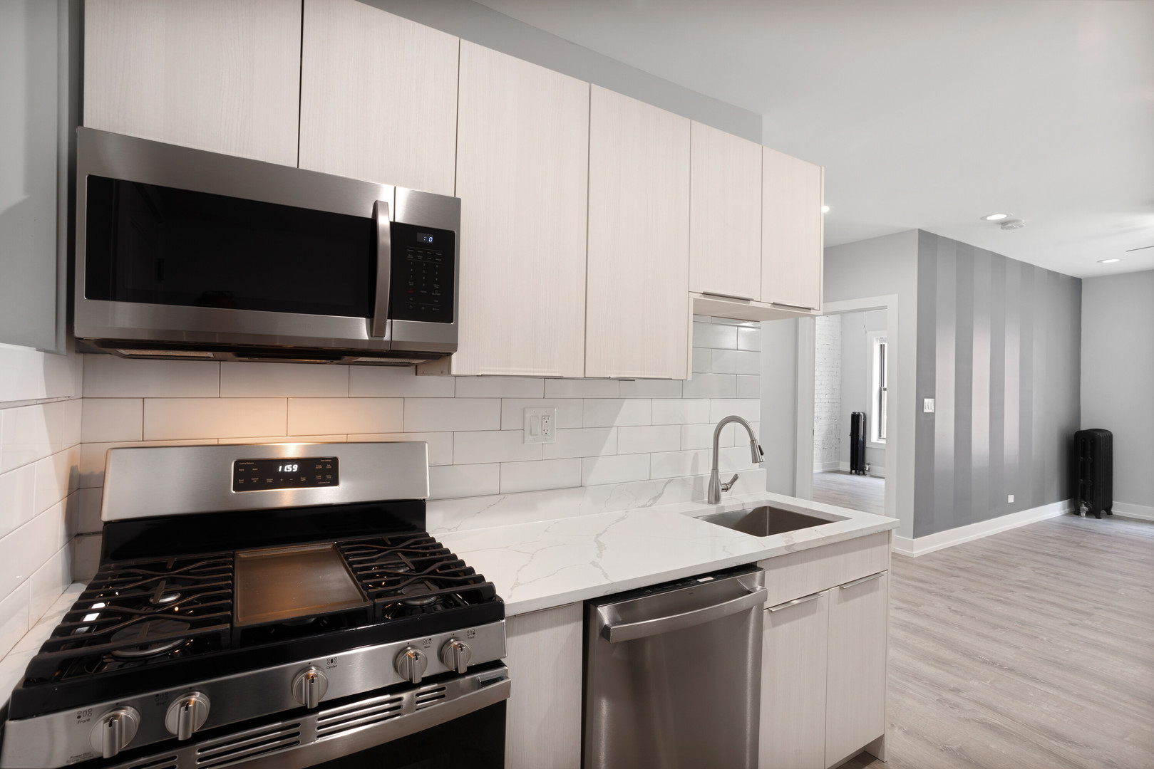 1700 W Juneway Terrace Unit: 3B