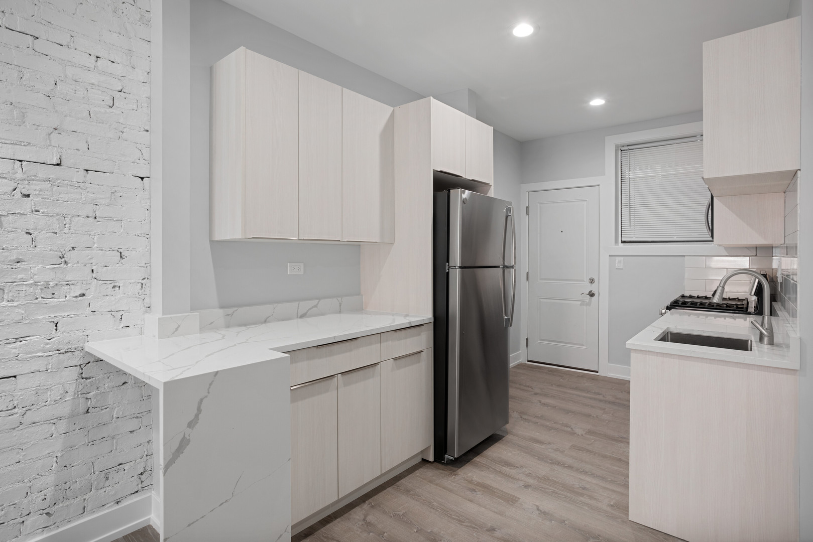 1700 W Juneway Terrace Unit: 3B