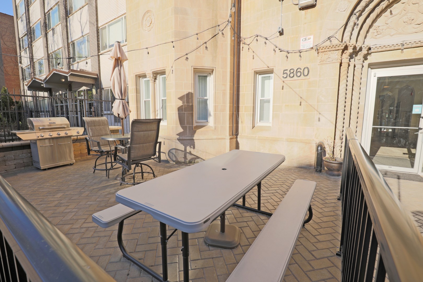 5860 N Kenmore Avenue Unit: 510