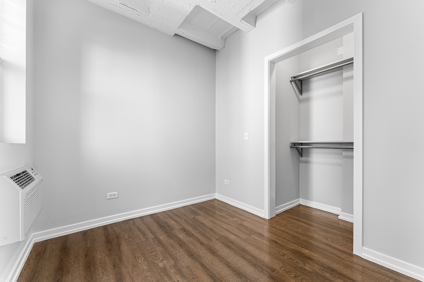 5718 N Winthrop Avenue Unit: 712