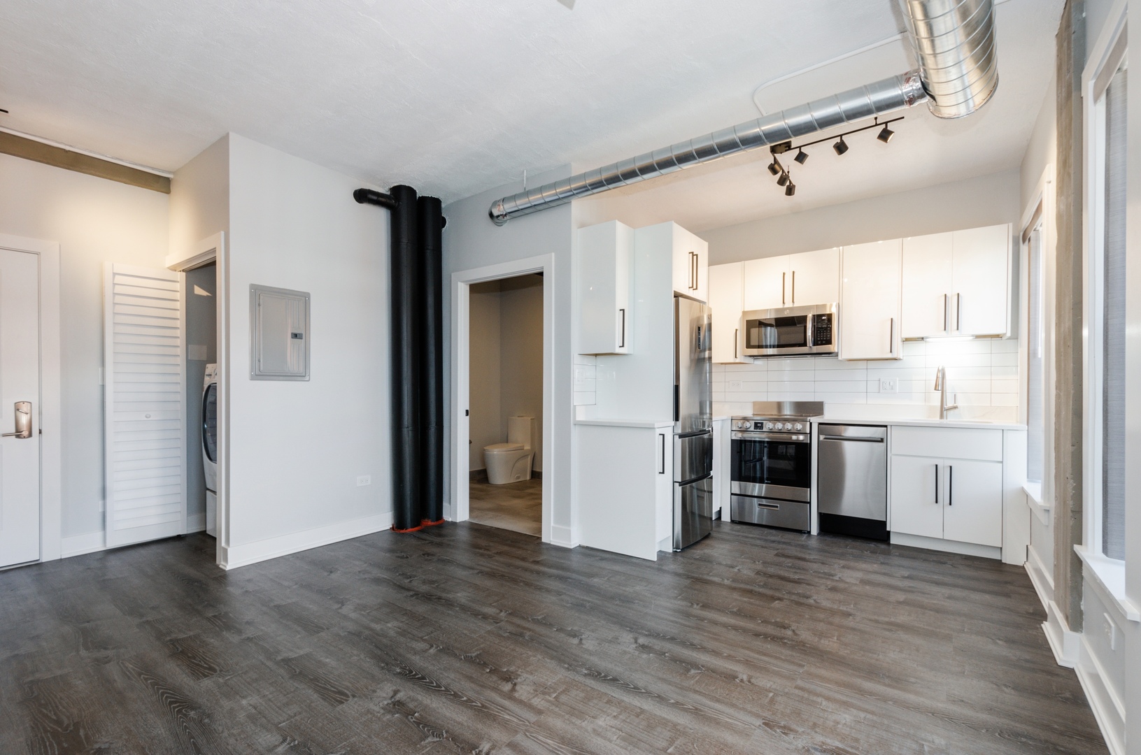 7645 N SHERIDAN Road Unit: 213