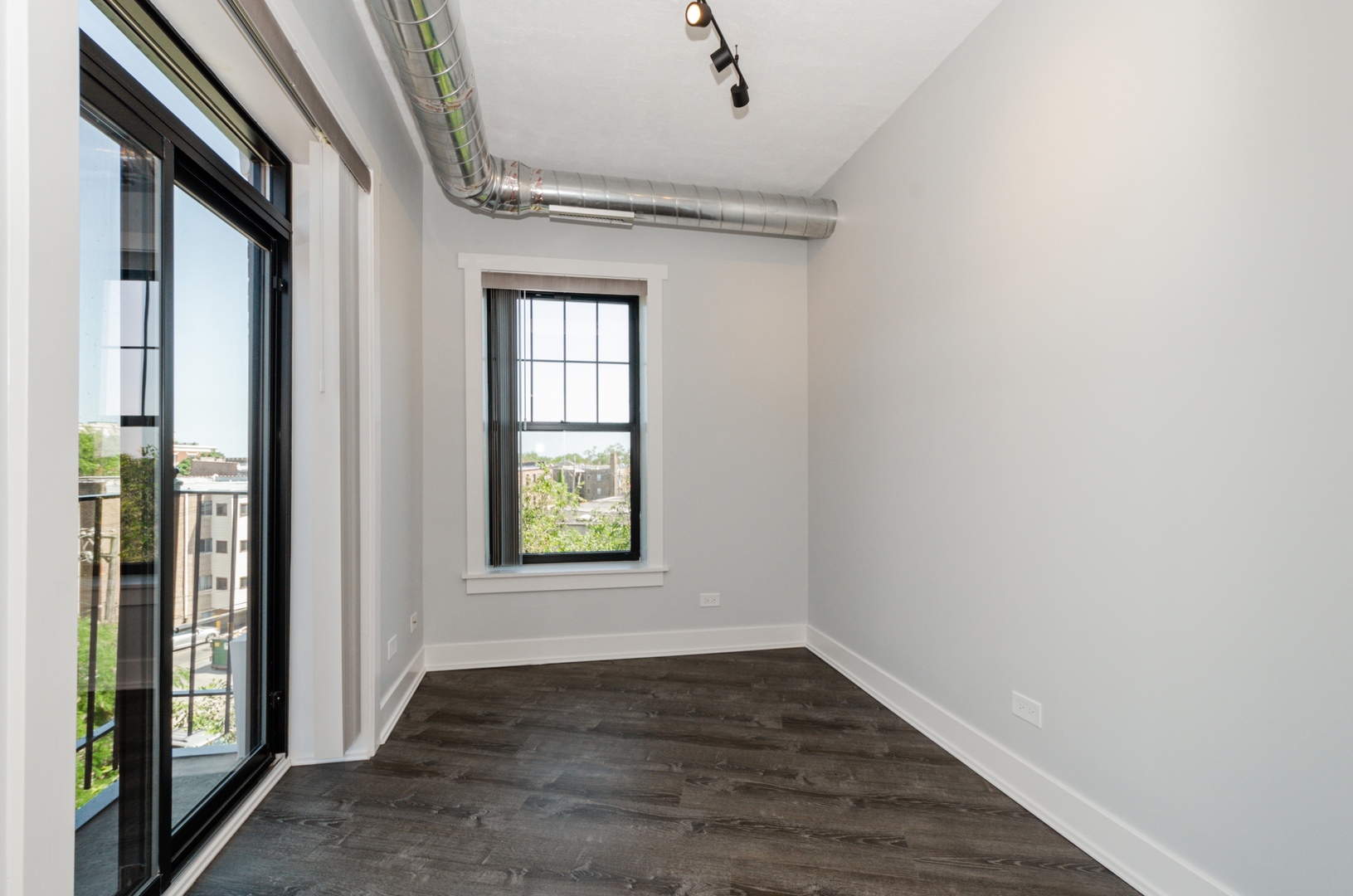 7645 N SHERIDAN Road Unit: 213