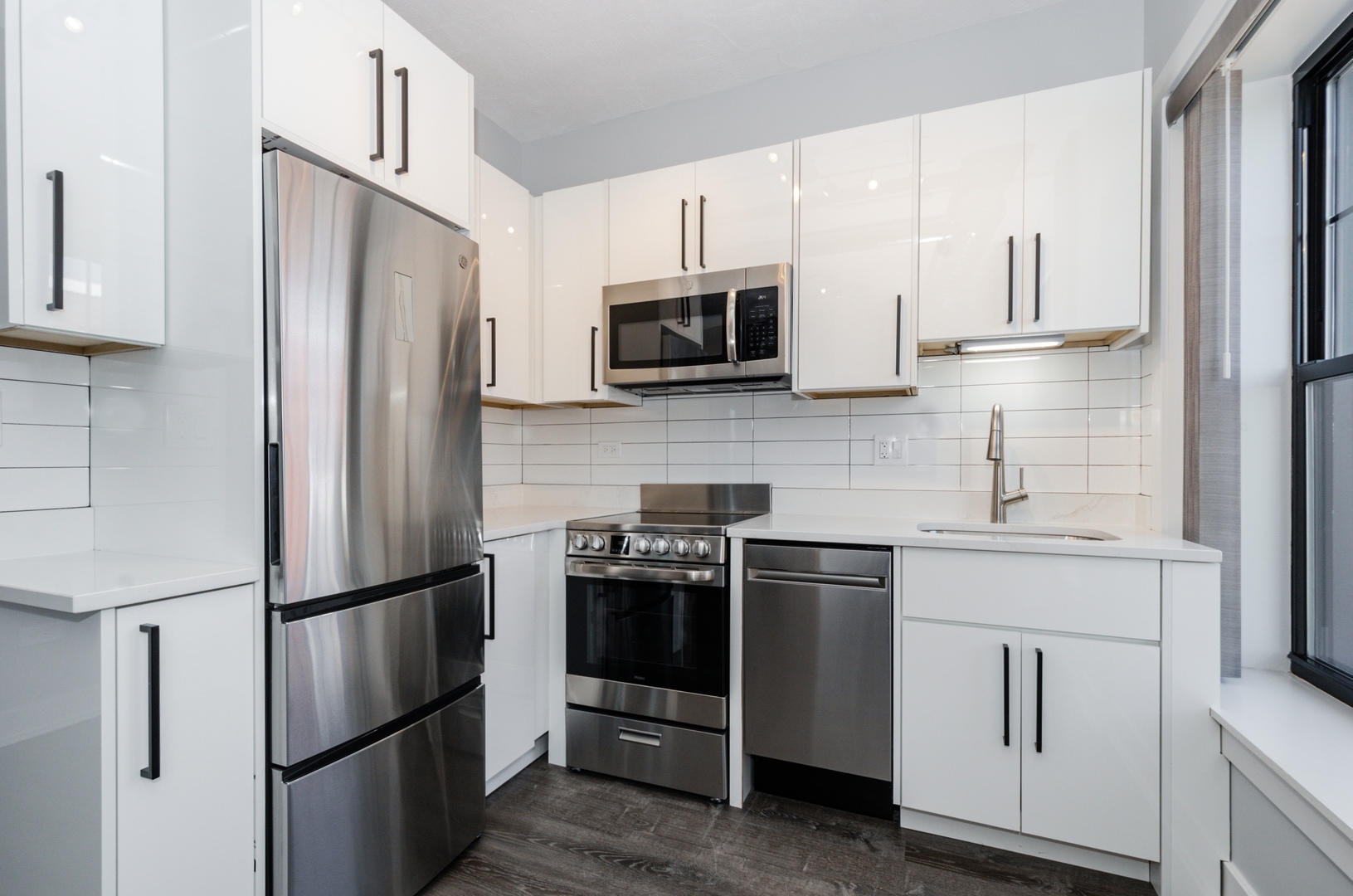 7645 N SHERIDAN Road Unit: 413