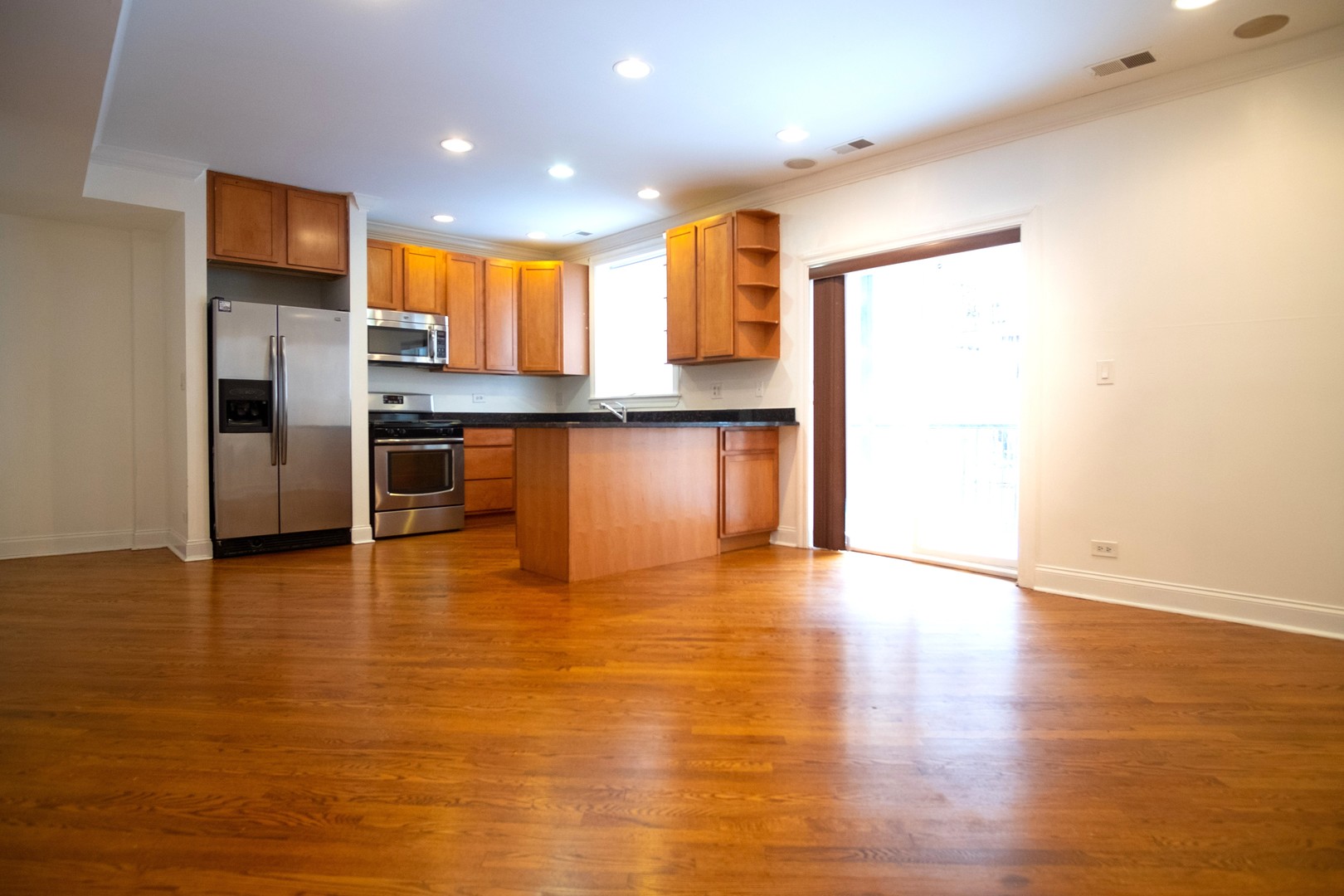 2319 W Rosemont Avenue Unit: 1