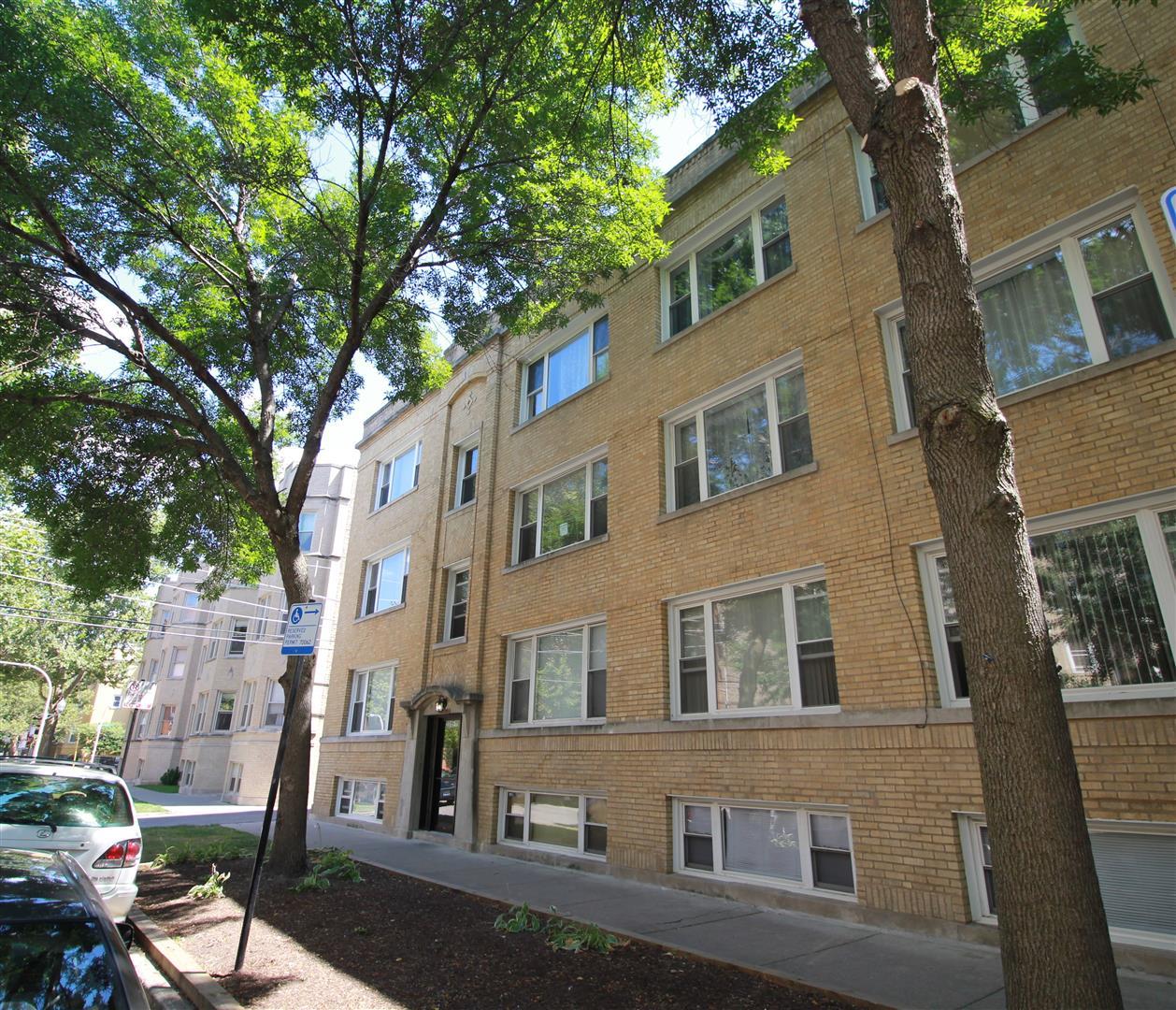 2319 W Rosemont Avenue Unit: 1