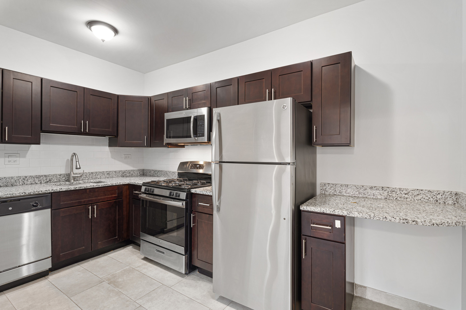 1608 W Sherwin Avenue Unit: 611