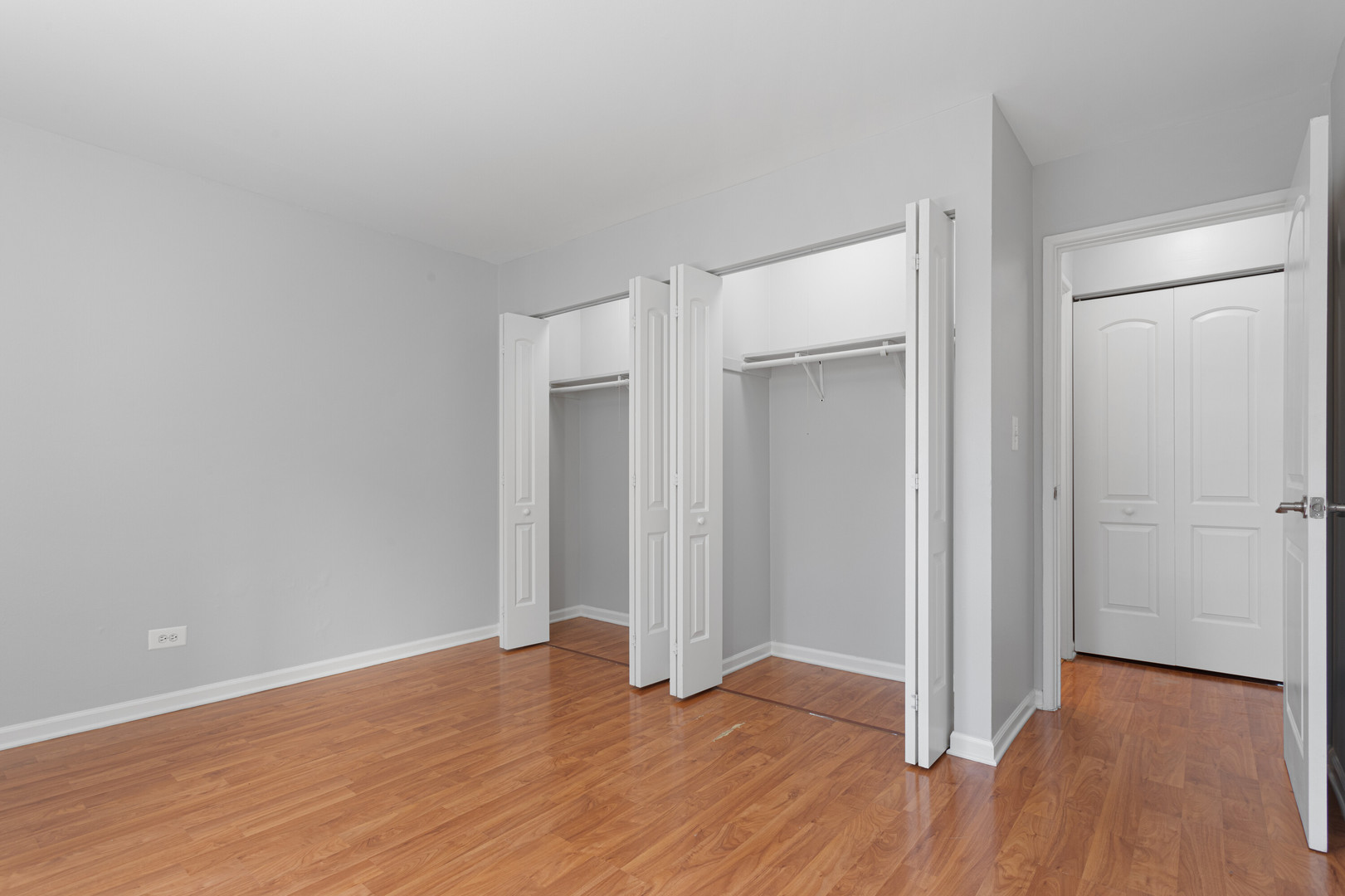 6001 N Kenmore Avenue Unit: 210