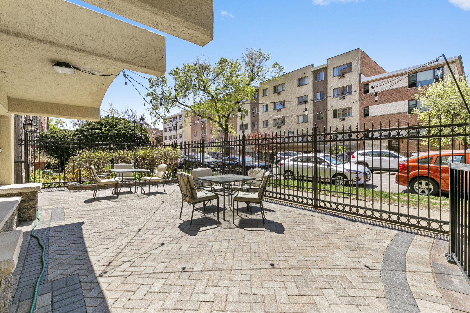 6001 N Kenmore Avenue Unit: 210