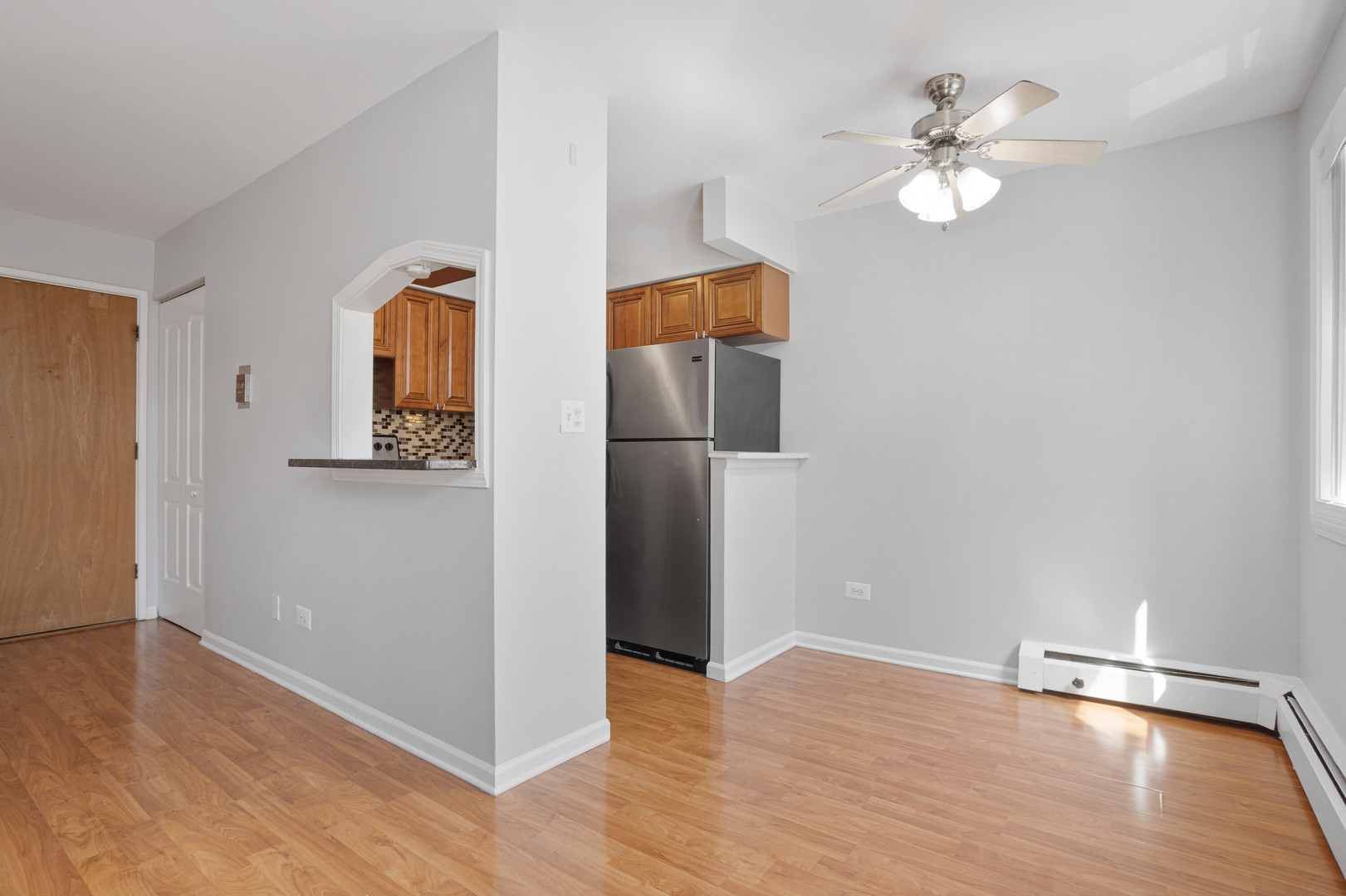 6001 N Kenmore Avenue Unit: 210