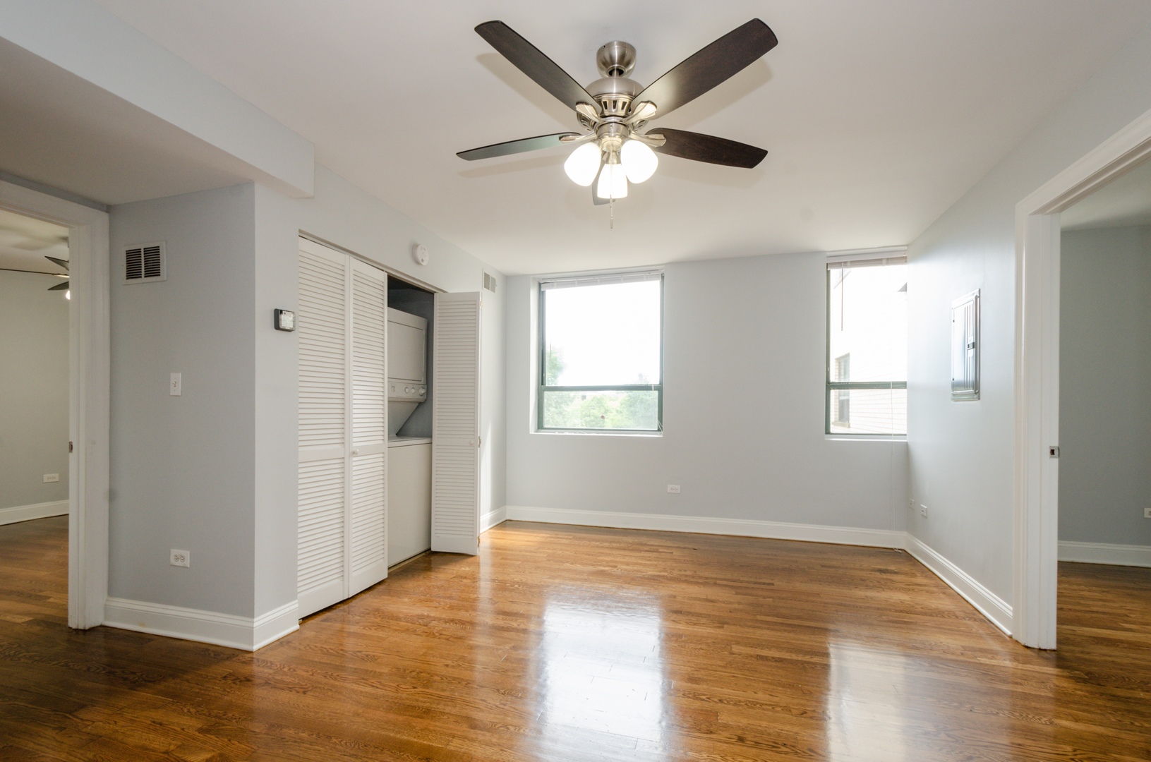 7616 N MARSHFIELD Avenue Unit: 405