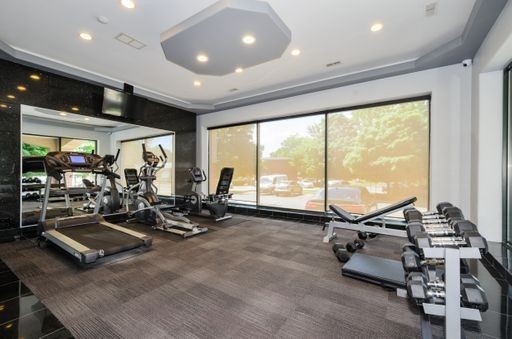 2451 W Howard Street Unit: 204