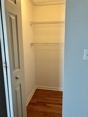 2451 W Howard Street Unit: 204