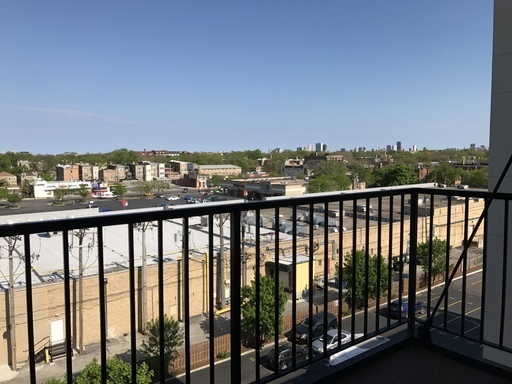 2451 W Howard Street Unit: 204
