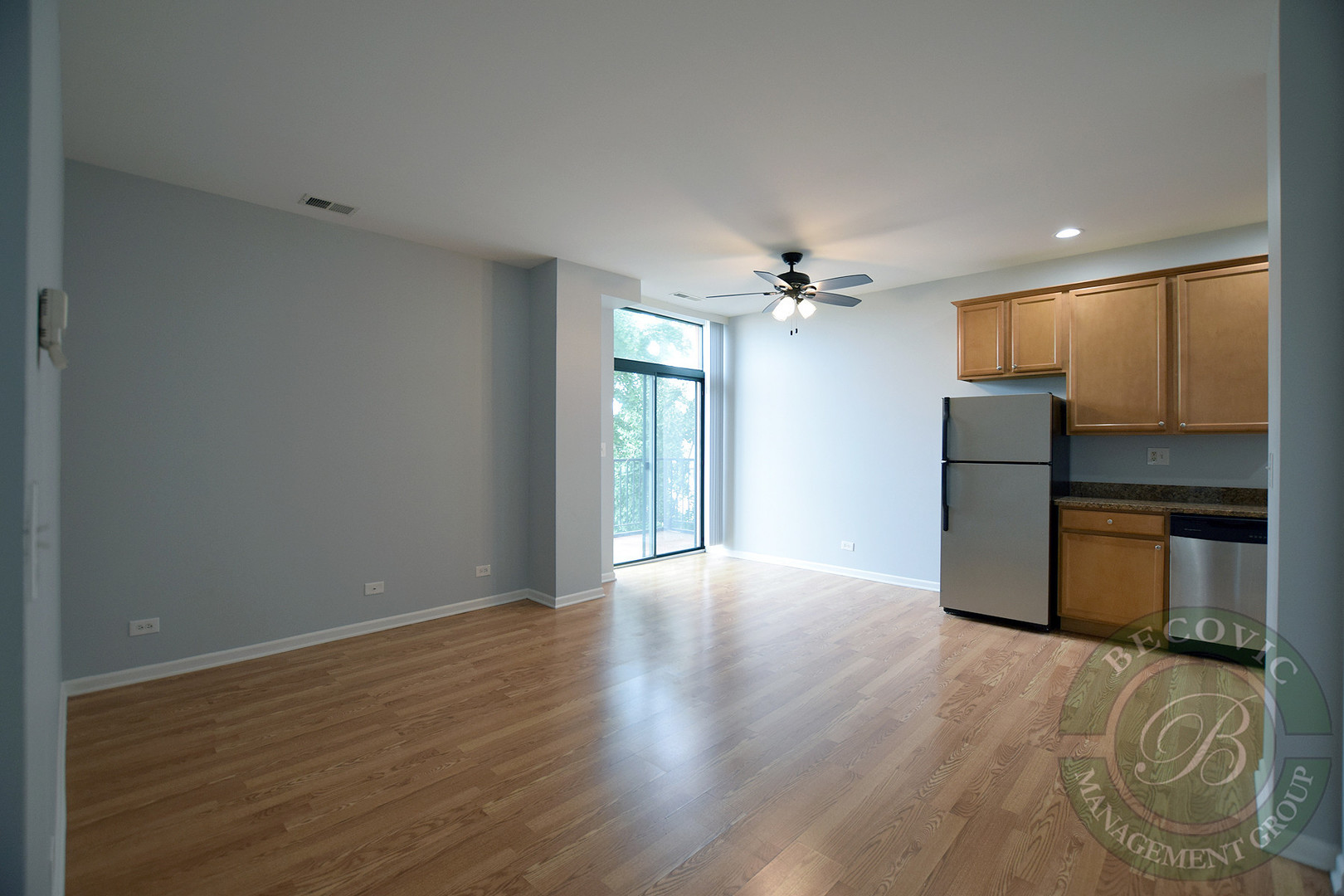 2451 W Howard Street Unit: 204