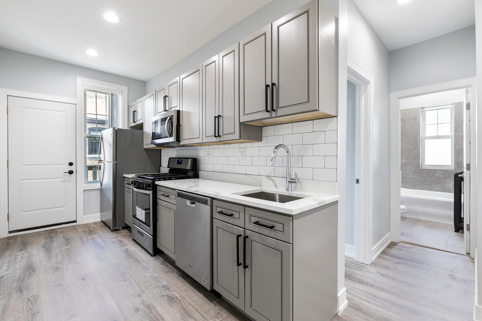 6954 N Wolcott Avenue Unit: 1