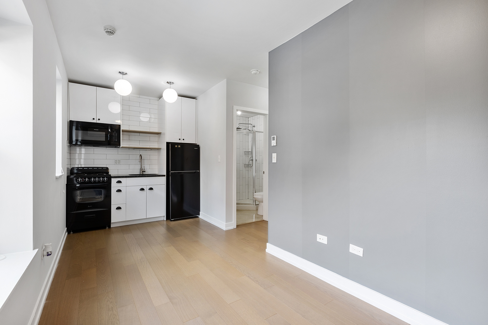 6019 N Winthrop Avenue Unit: 206