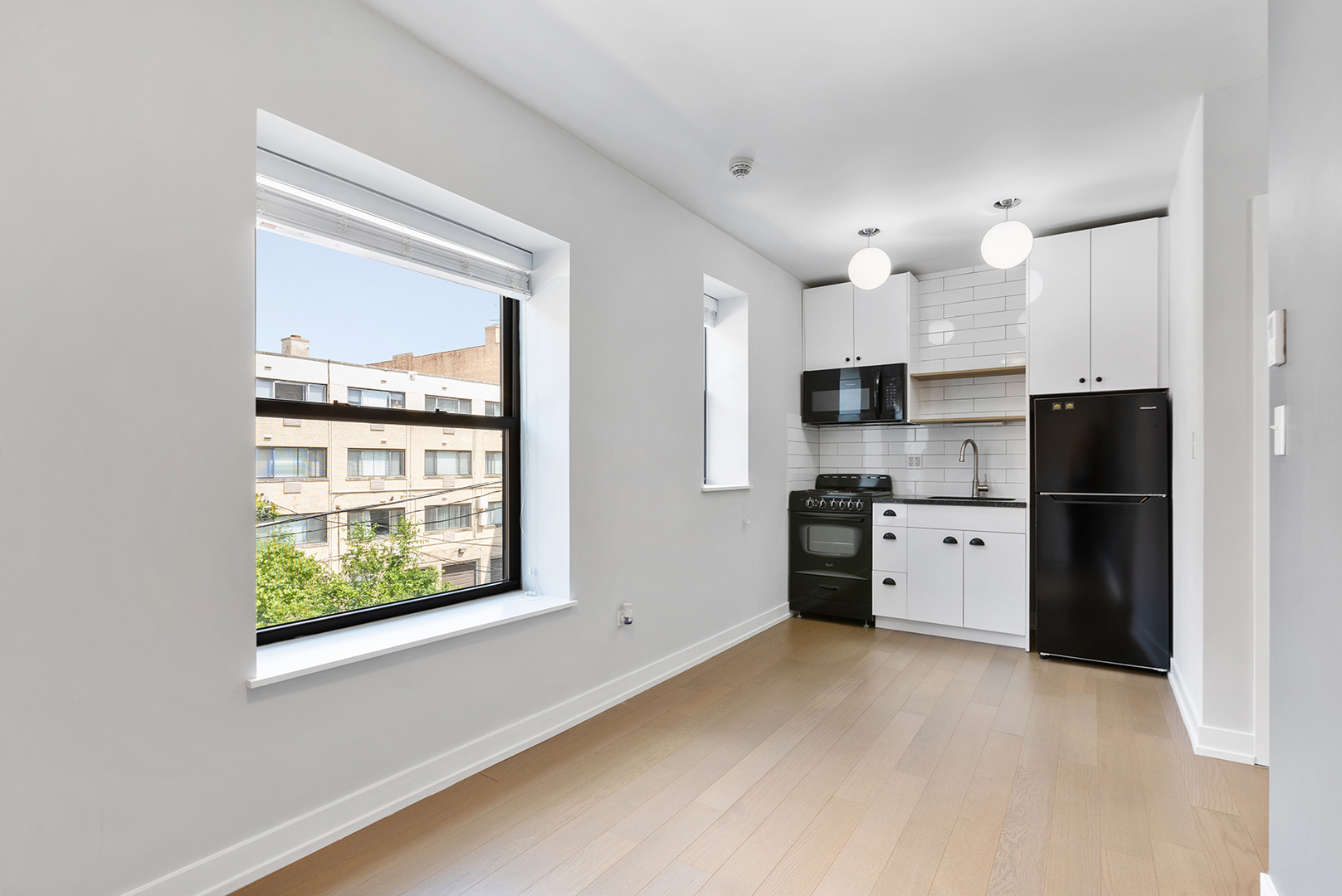 6019 N Winthrop Avenue Unit: 206