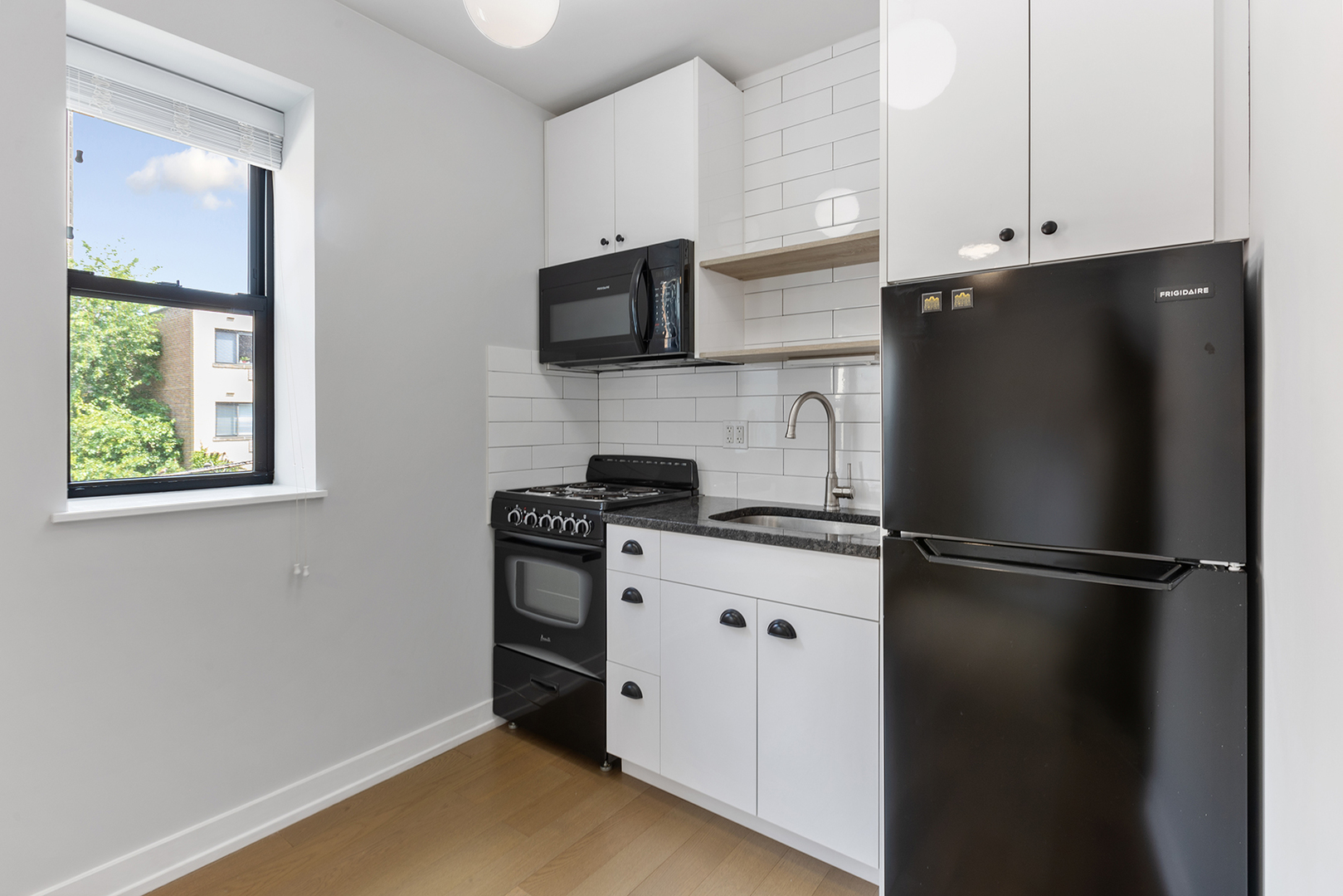 6019 N Winthrop Avenue Unit: 206