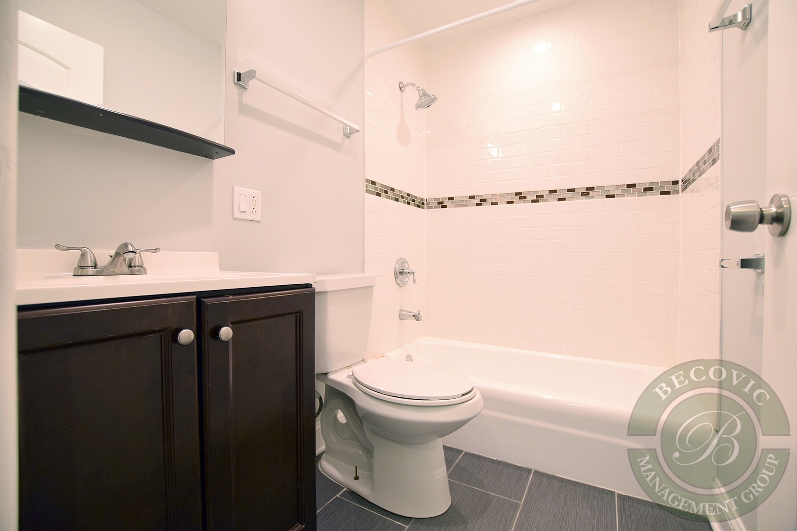 6201 N Kenmore Avenue Unit: 208