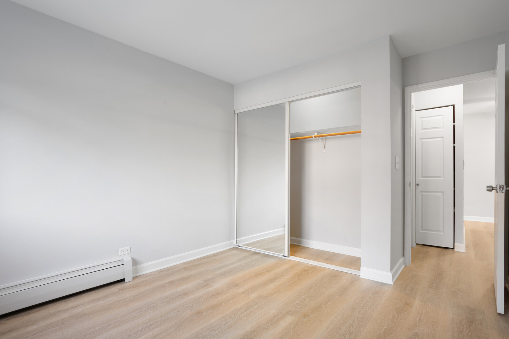 6758 N Sheridan Avenue Unit: 240