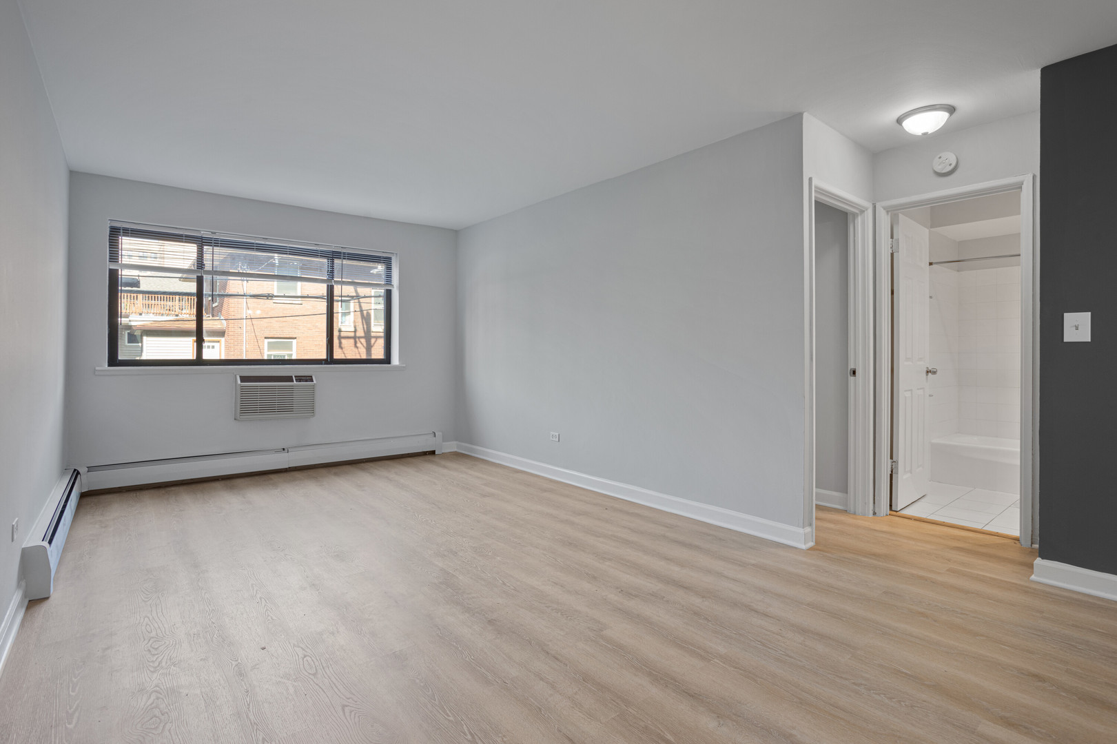 6758 N Sheridan Avenue Unit: 240