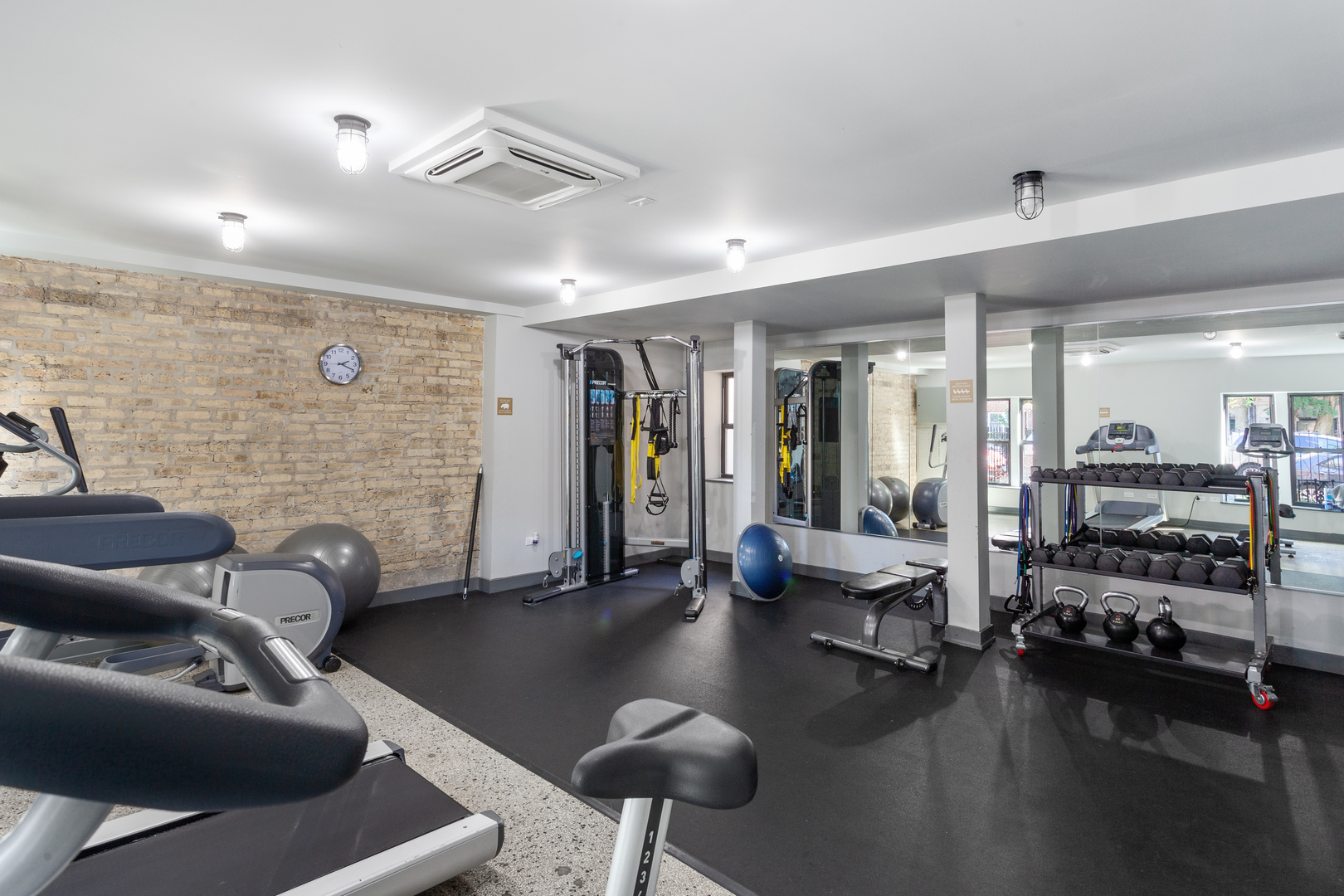 6019 N Winthrop Avenue Unit: 412