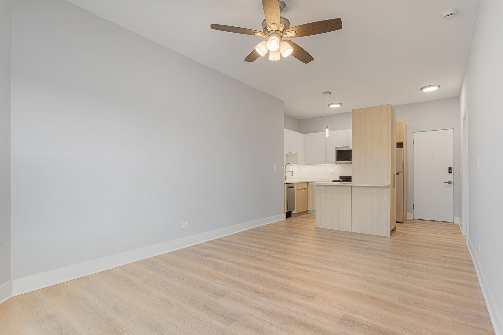 7600 N Sheridan Road Unit: 305