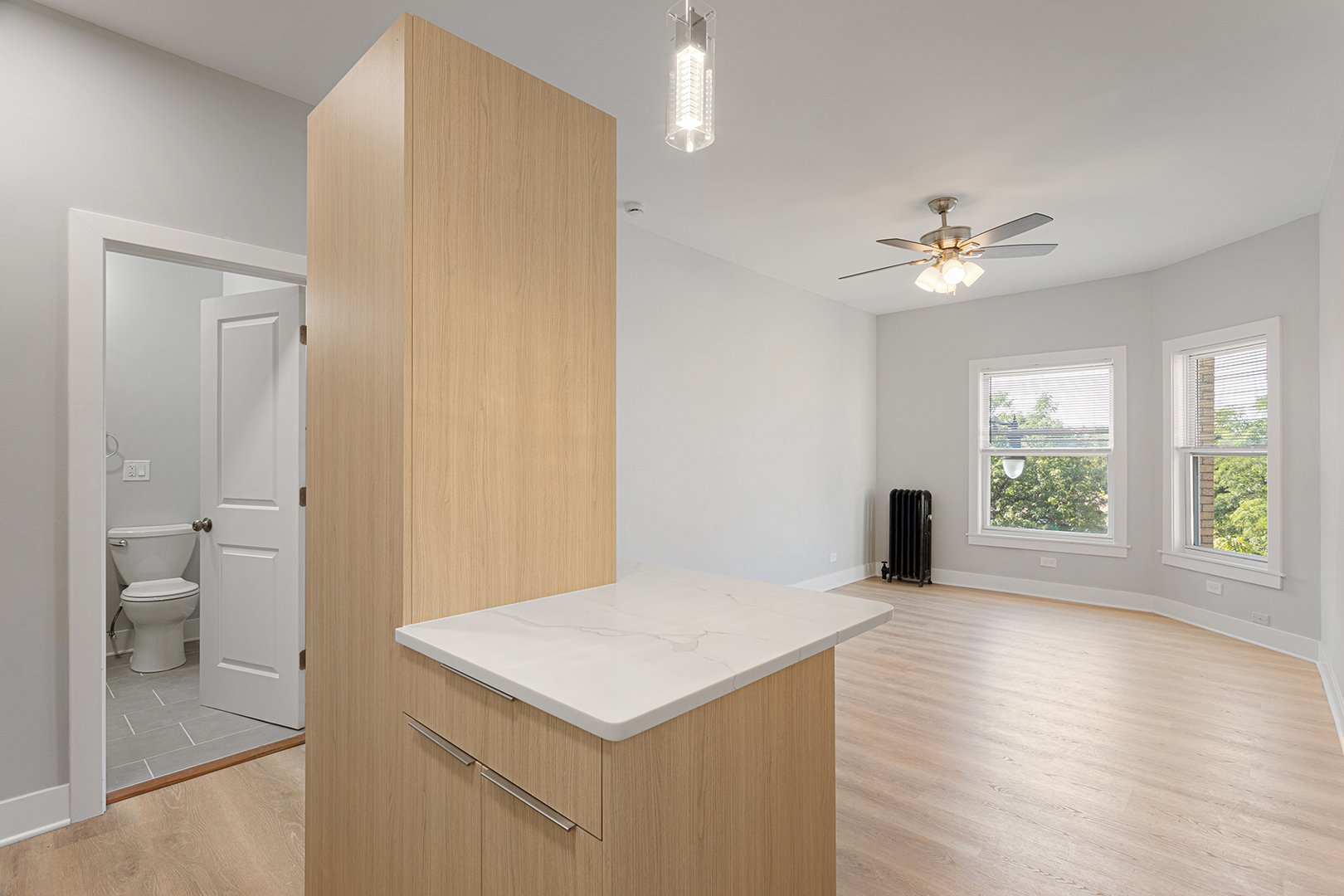 7600 N Sheridan Road Unit: 305