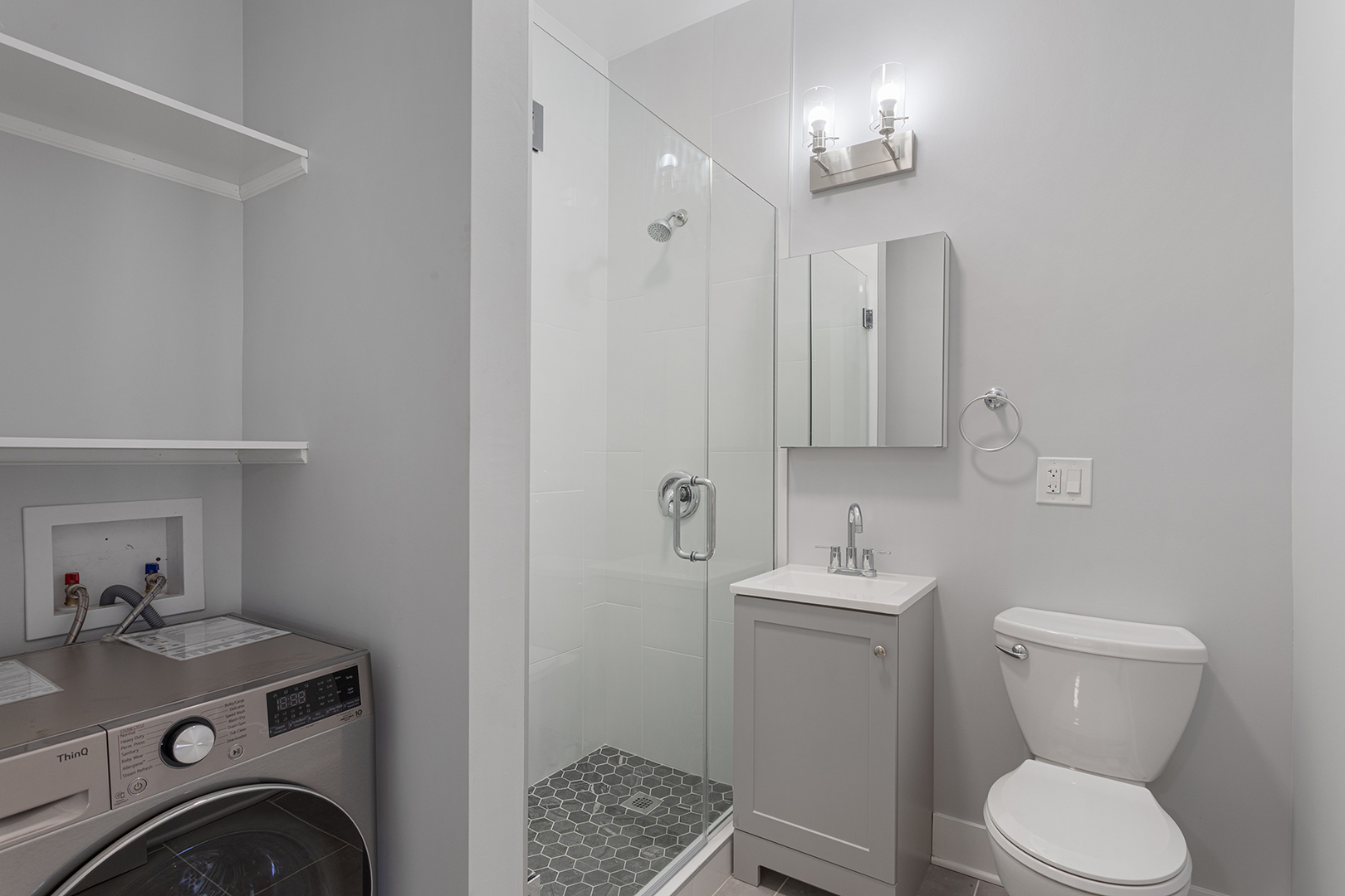 7600 N Sheridan Road Unit: 305