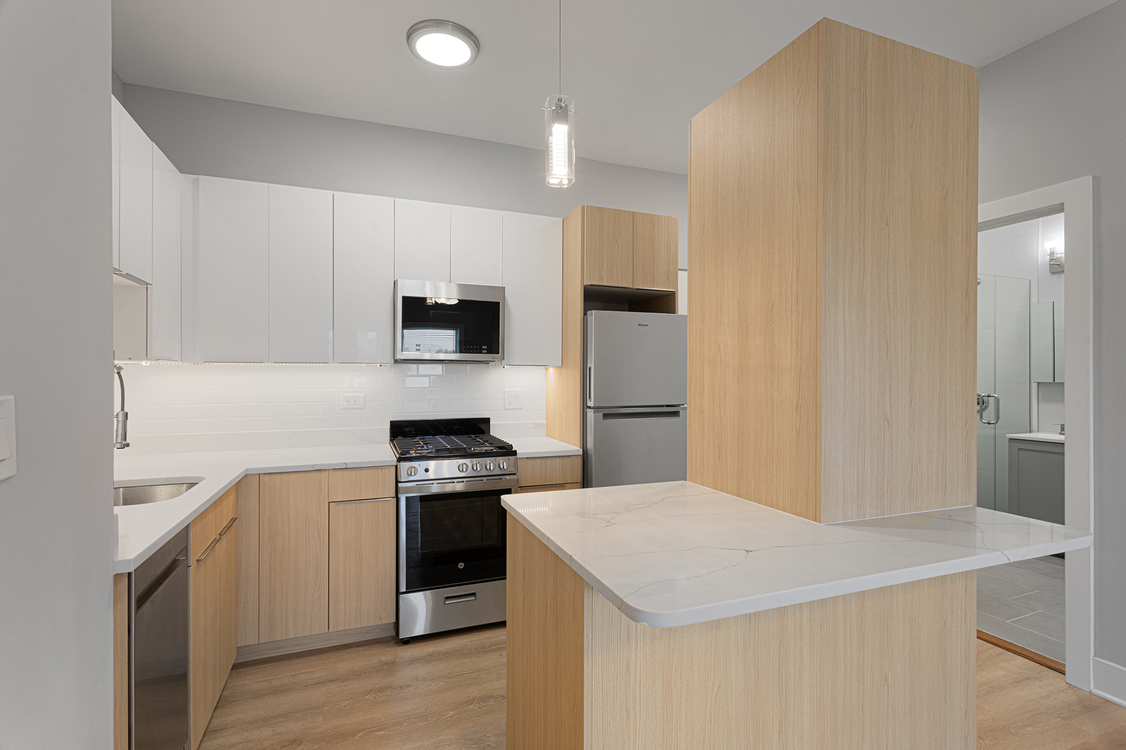 7600 N Sheridan Road Unit: 305