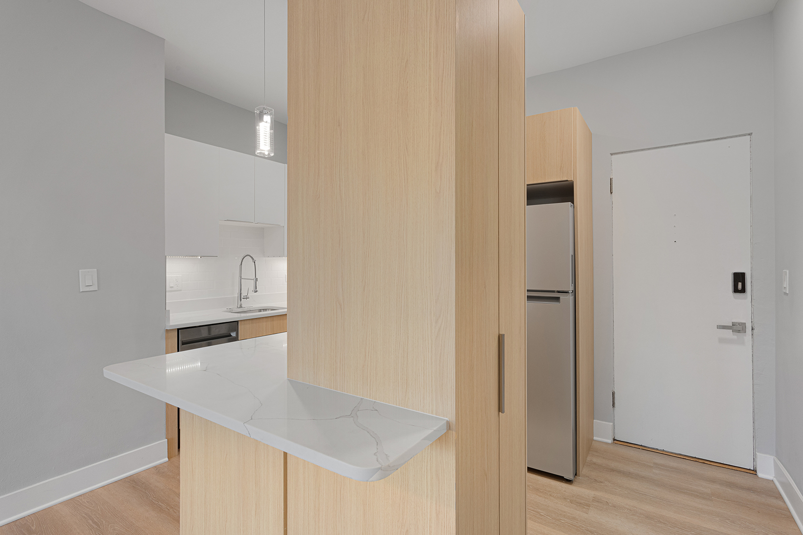 7600 N Sheridan Road Unit: 305