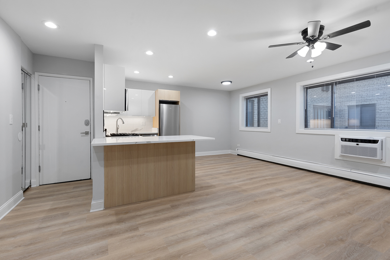 6758 N Sheridan Avenue Unit: 245