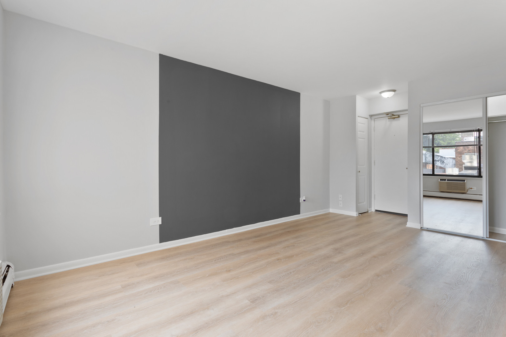 6758 N Sheridan Avenue Unit: 547