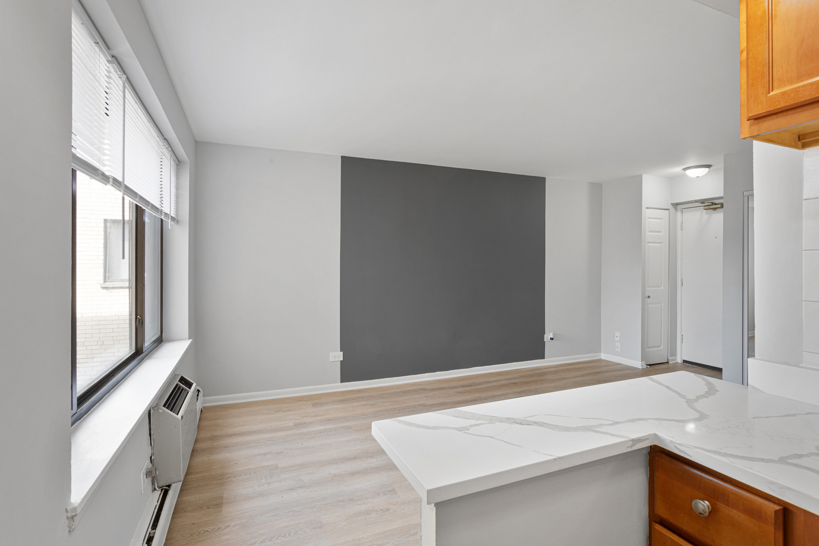 6758 N Sheridan Avenue Unit: 547