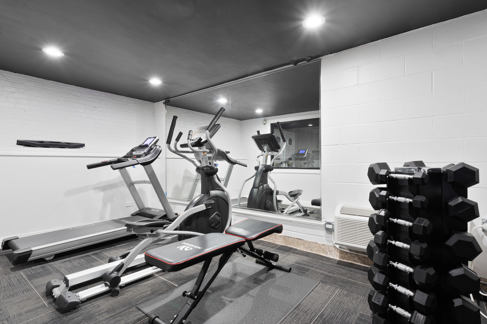 6758 N Sheridan Avenue Unit: 547