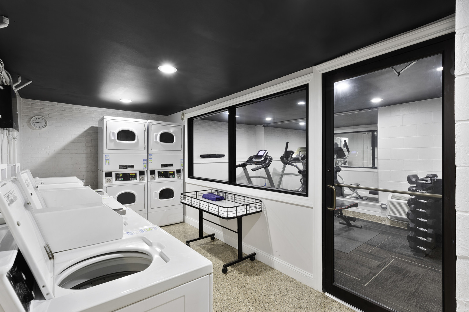 6758 N Sheridan Avenue Unit: 547