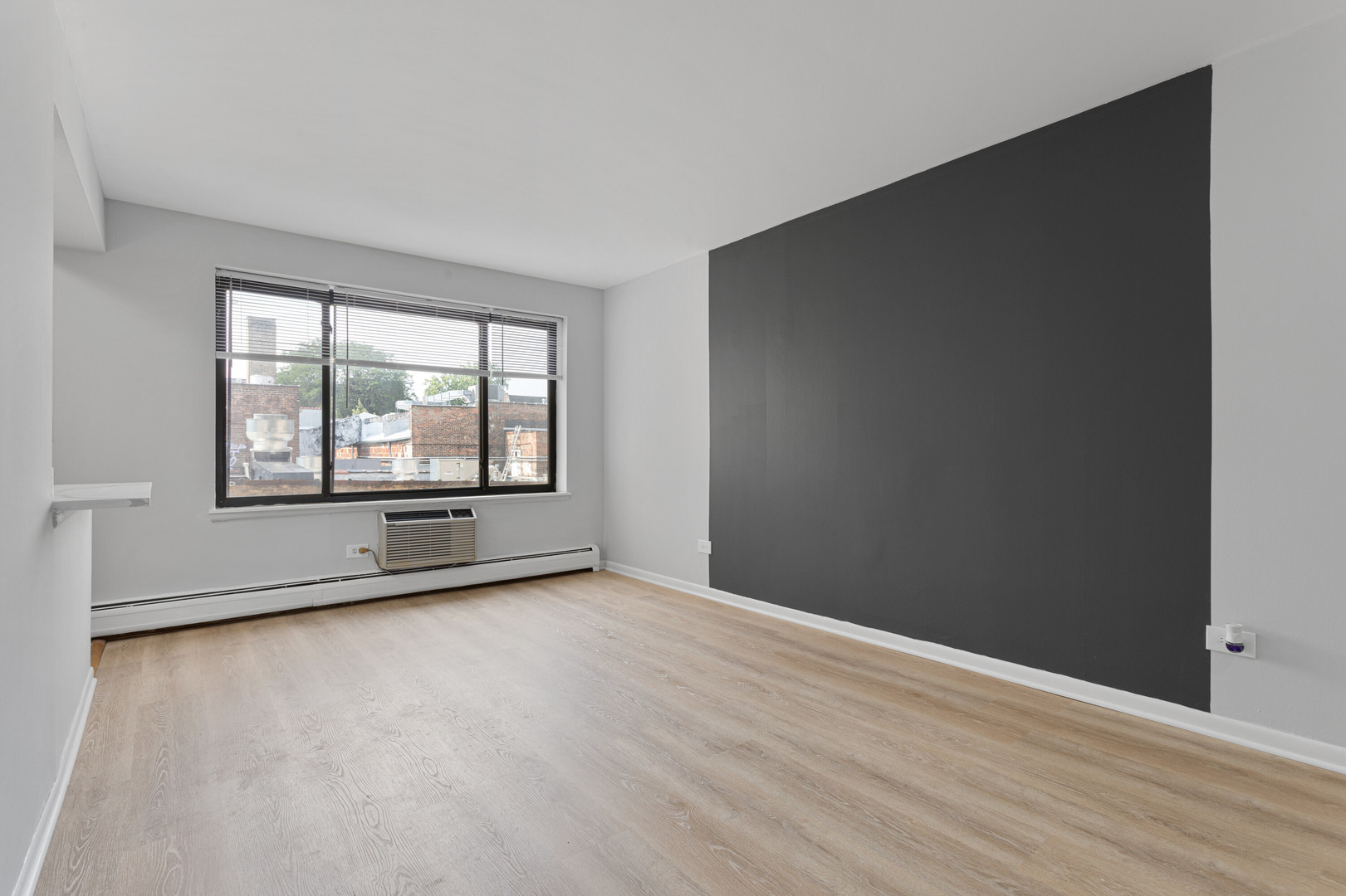 6758 N Sheridan Avenue Unit: 547