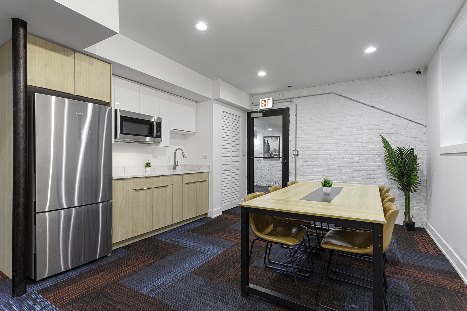 1558.5 W Juneway Terrace Unit: 2S