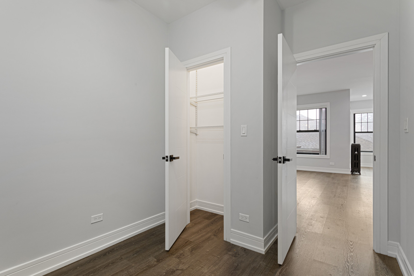 1060 W Glenlake Avenue Unit: 1