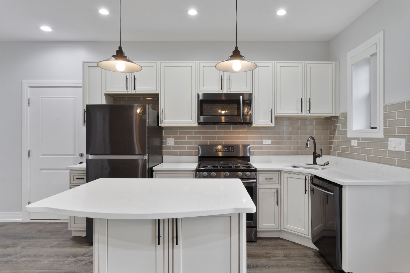 1060 W Glenlake Avenue Unit: 1