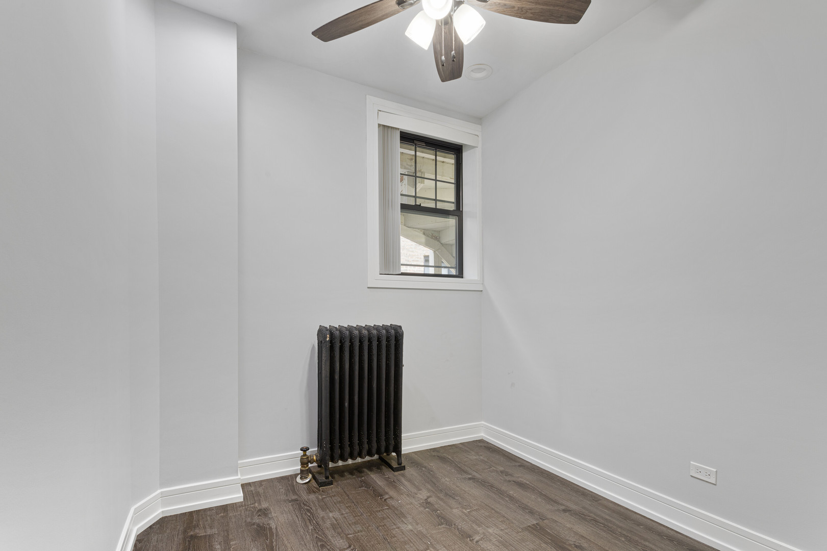 1060 W Glenlake Avenue Unit: 1