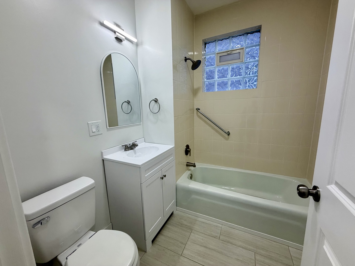 4351 S Maplewood Avenue Unit: 1