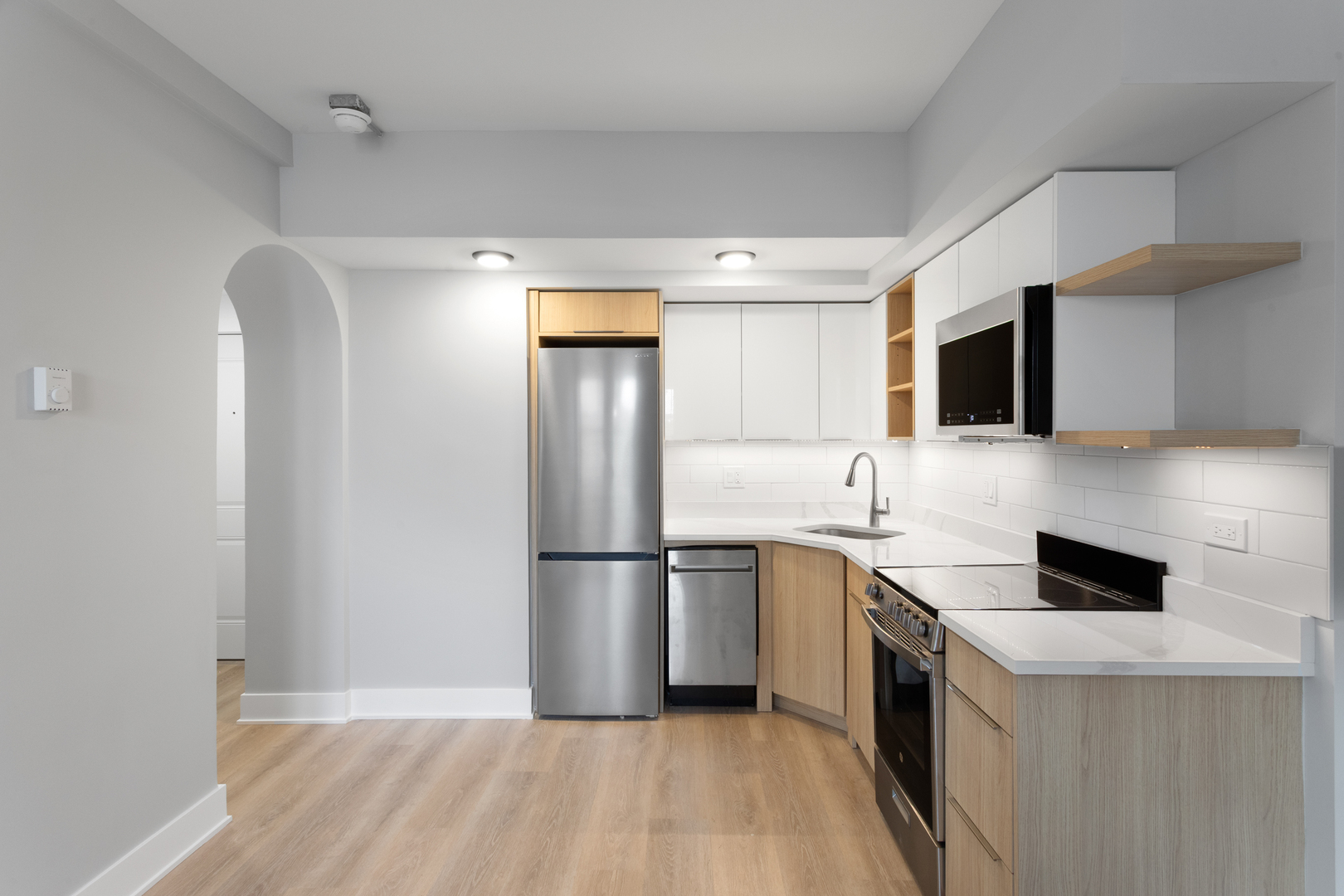 1634 W HOWARD Street Unit: 311