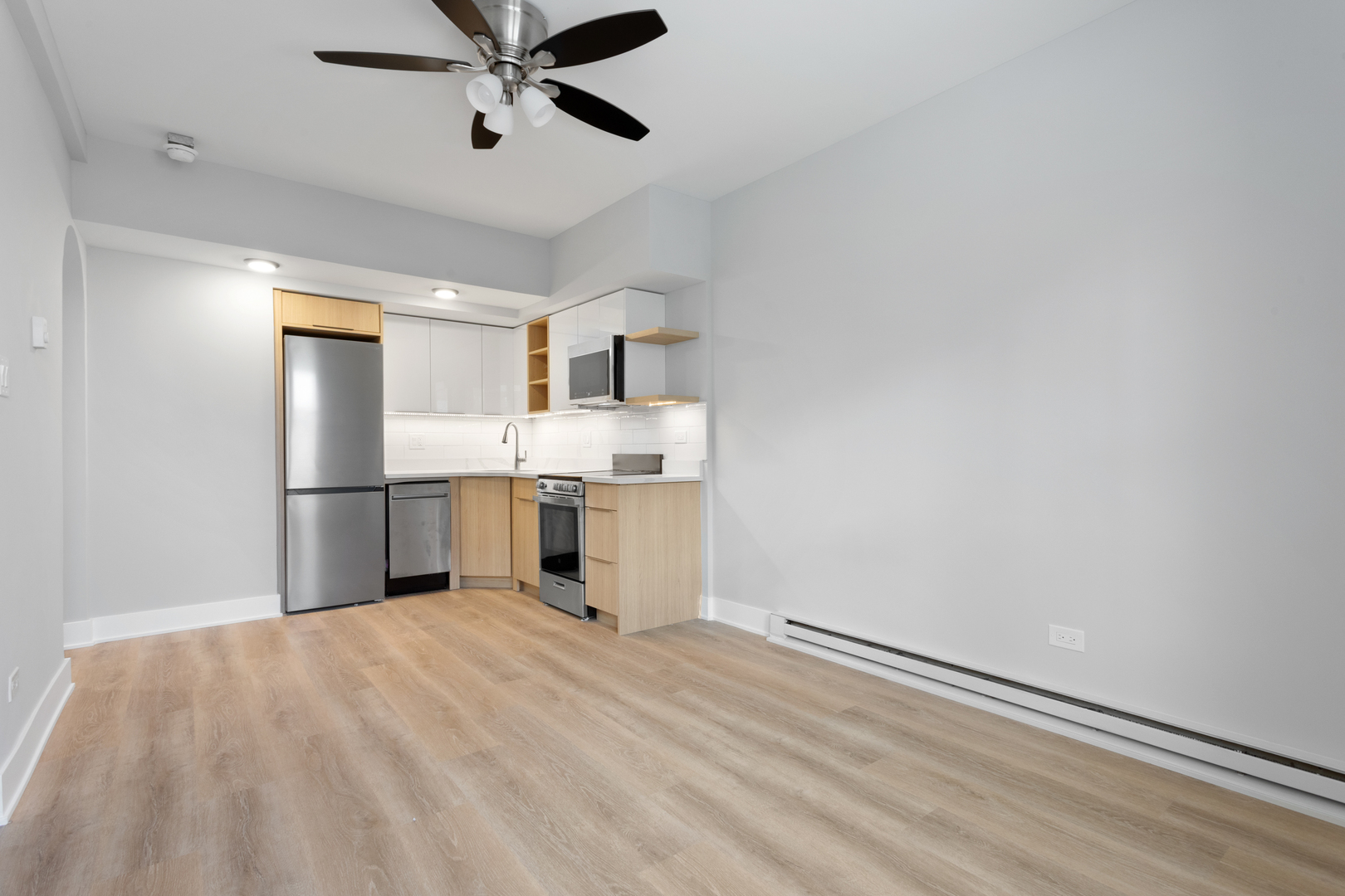 1634 W HOWARD Street Unit: 311