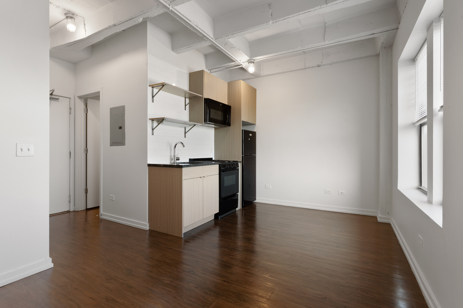 1325 W Wilson Avenue Unit: 904