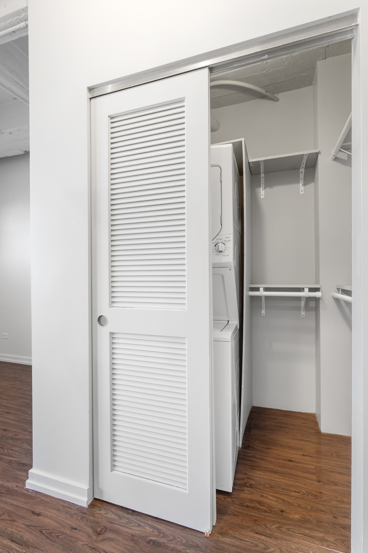 1325 W Wilson Avenue Unit: 904